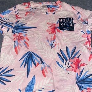 xs floral hollister tee